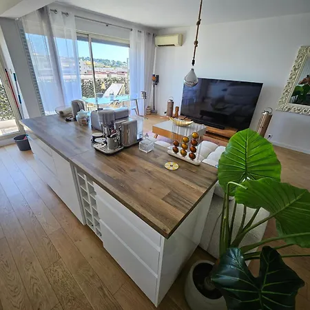 Le Duplex Apartment *